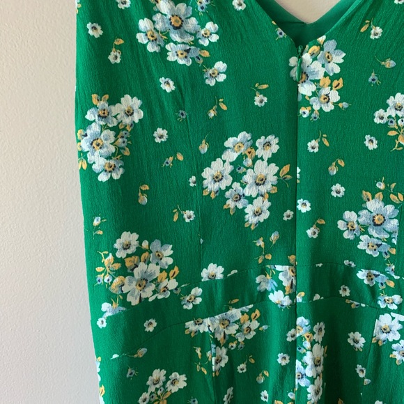 LOFT Floral V-Neck Romper in Kelly Green - Picture 5 of 6